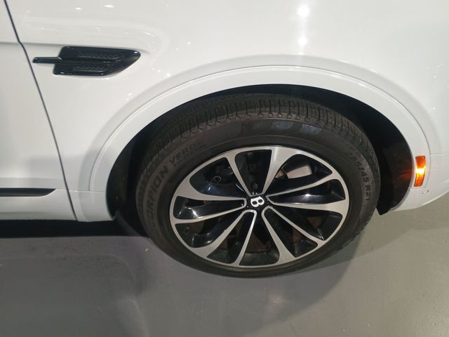 2019 Bentley Bentayga V8 AWD Clean Carfax Florida SUV - 22966127 - 48