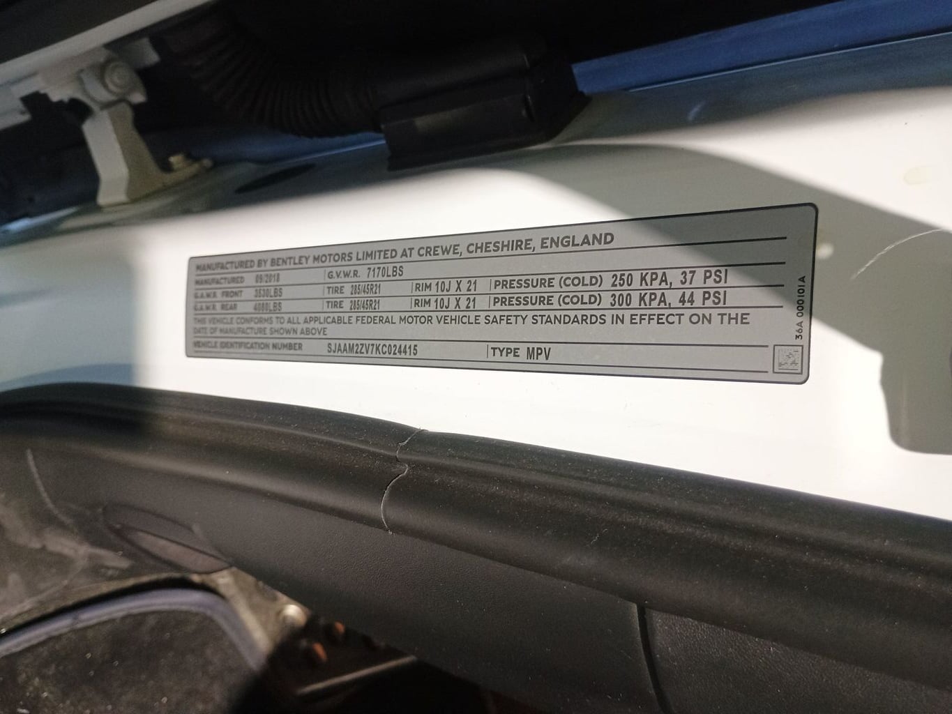 2019 Bentley Bentayga V8 AWD Clean Carfax Florida SUV - 22966127 - 49