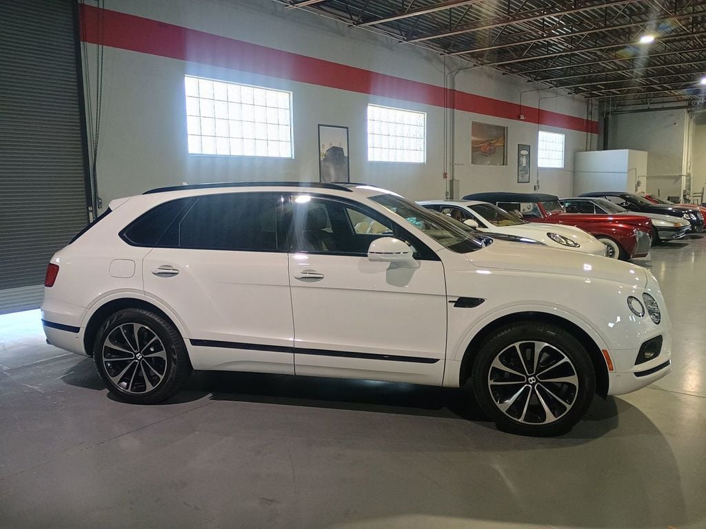 2019 Bentley Bentayga V8 AWD Clean Carfax Florida SUV - 22966127 - 5