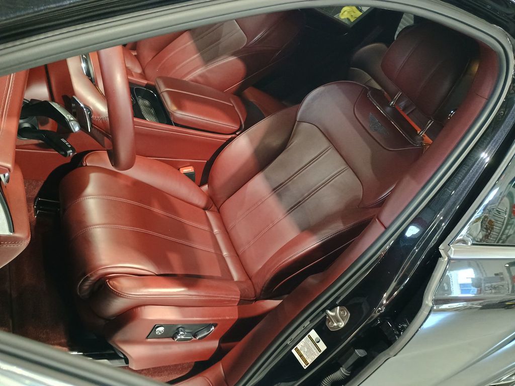 2019 Bentley Bentayga V8 AWD Florida Car - 23039106 - 13