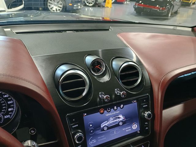 2019 Bentley Bentayga V8 AWD Florida Car - 23039106 - 21