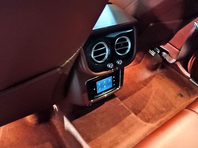 2019 Bentley Bentayga V8 AWD Florida Car - 23039106 - 29