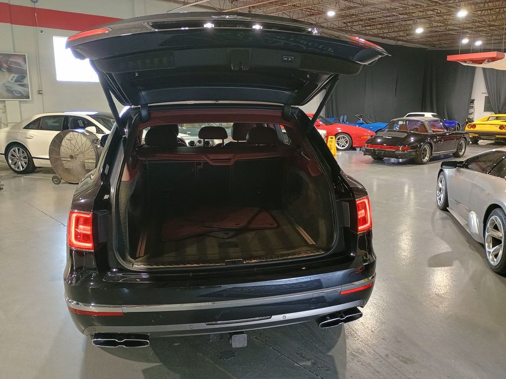 2019 Bentley Bentayga V8 AWD Florida Car - 23039106 - 39