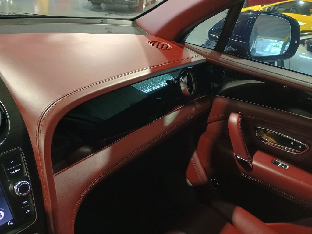 2019 Bentley Bentayga V8 AWD Florida SUV - 23039106 - 22