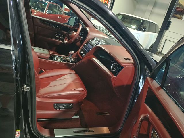 2019 Bentley Bentayga V8 AWD Florida SUV - 23039106 - 32