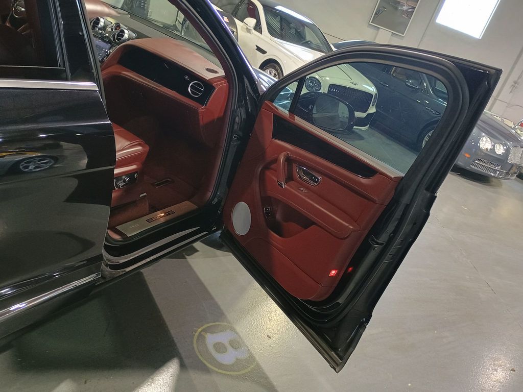 2019 Bentley Bentayga V8 AWD Florida SUV - 23039106 - 36