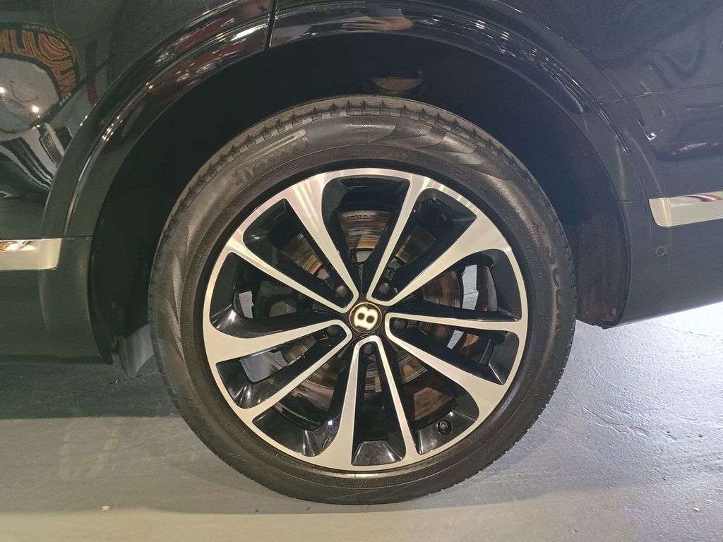 2019 Bentley Bentayga V8 AWD Florida SUV - 23039106 - 42