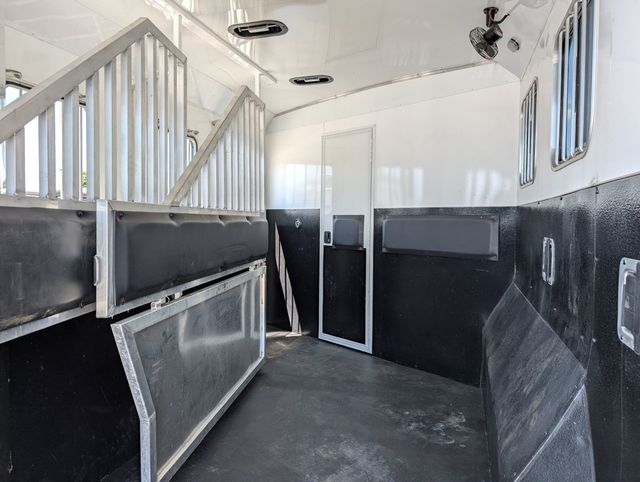 2019 Bison 3 Horse 14 foot Living Quarters  - 23050949 - 8