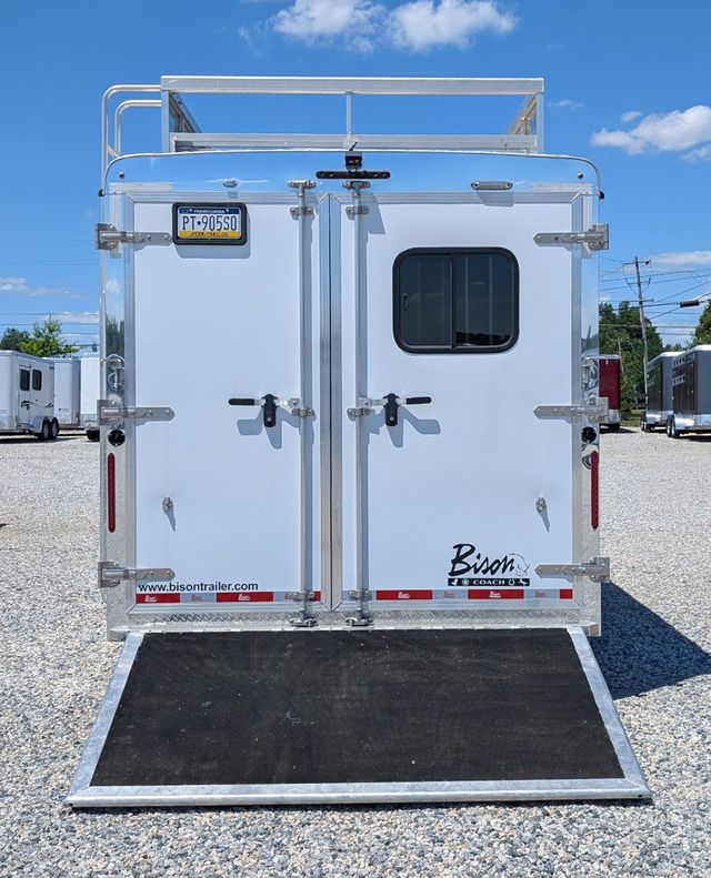 2019 Bison 3 Horse 14 foot Living Quarters  - 23050949 - 4