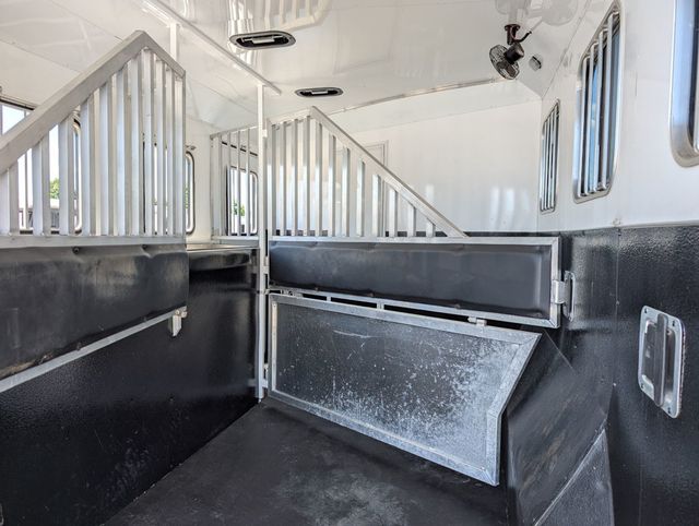 2019 Bison 3 Horse 14 foot Living Quarters  - 23050949 - 7