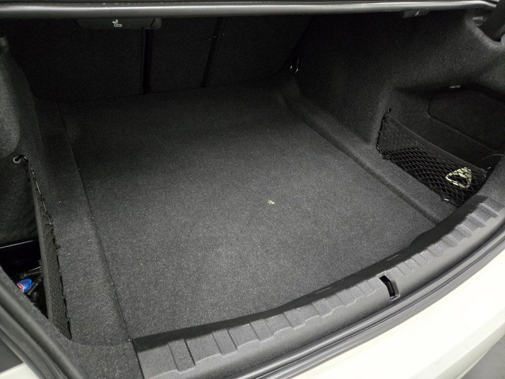 2019 BMW 3 Series 330i - 22929939 - 11