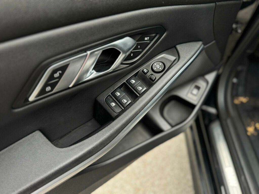 2019 BMW 3 Series 330i - 22940197 - 9