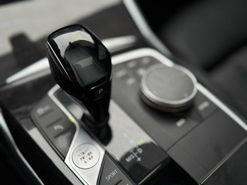 2019 BMW 3 Series 330i - 22940197 - 34