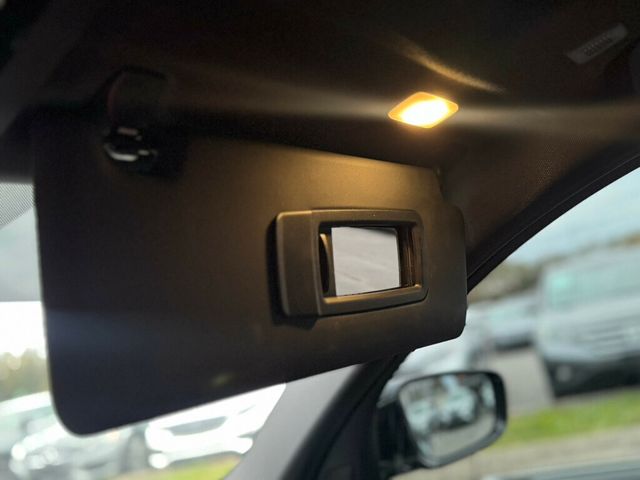 2019 BMW 3 Series 330i - 22940197 - 38