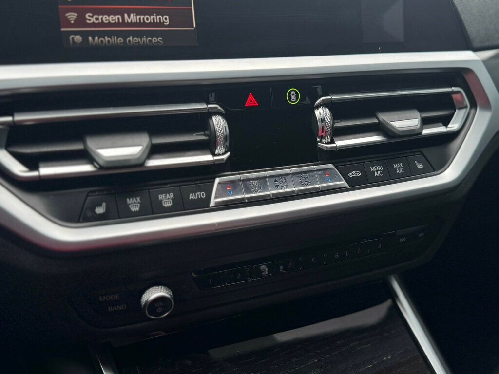 2019 BMW 3 Series 330i - 22940197 - 40