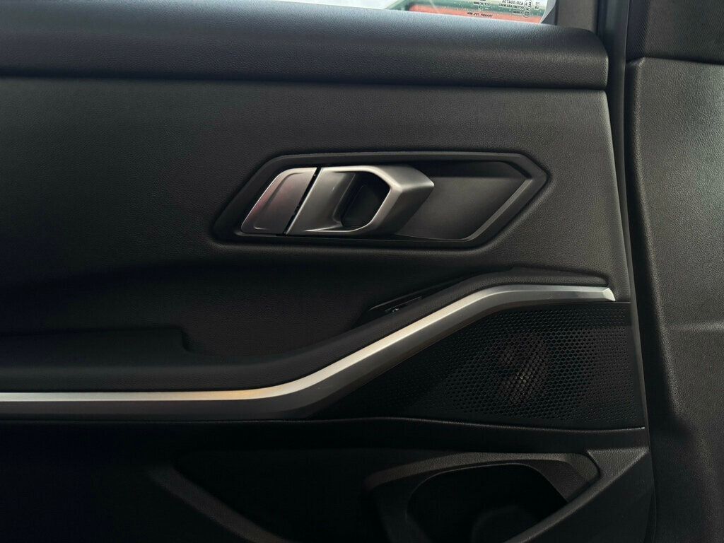 2019 BMW 3 Series 330i - 22940197 - 45