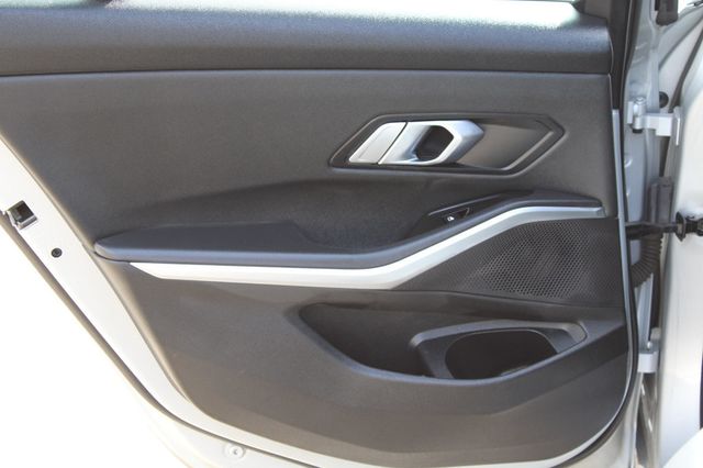 2019 BMW 3 Series 330i - 22928943 - 23