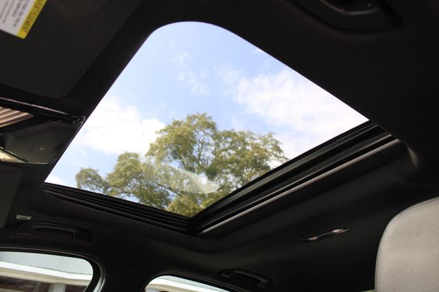 2019 BMW 3 Series 330i - 22928943 - 26