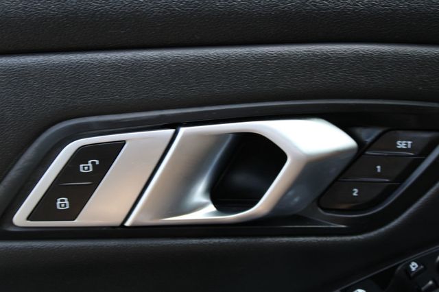 2019 BMW 3 Series 330i - 22928943 - 35