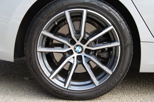 2019 BMW 3 Series 330i - 22928943 - 39