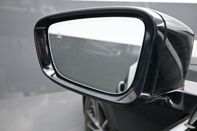 2019 BMW 3 Series 330i - 23038684 - 3