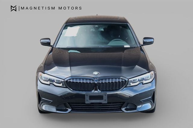 2019 BMW 3 Series 330i - 22972437 - 4