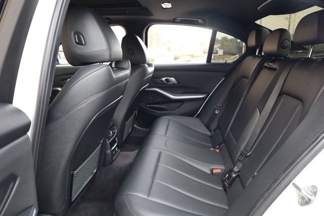 2019 BMW 3 Series 330i - 22972438 - 19