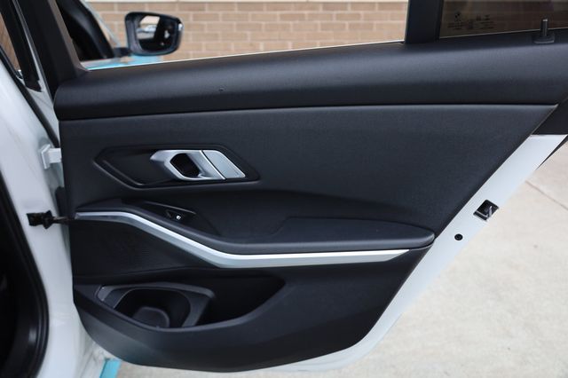 2019 BMW 3 Series 330i - 22972438 - 21