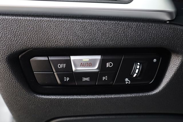 2019 BMW 3 Series 330i - 22972438 - 33