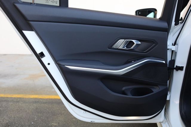 2019 BMW 3 Series 330i - 23015939 - 17