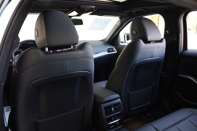 2019 BMW 3 Series 330i - 23015939 - 19