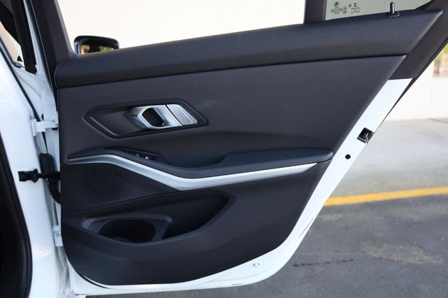 2019 BMW 3 Series 330i - 23015939 - 21