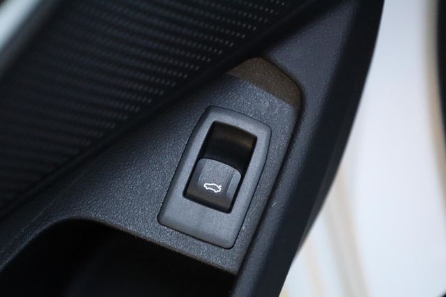 2019 BMW 3 Series 330i - 23015939 - 39