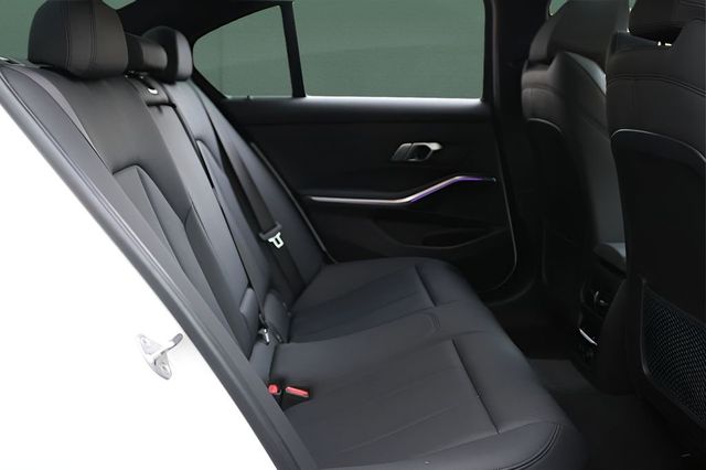 2019 BMW 3 Series 330i - 23038547 - 19