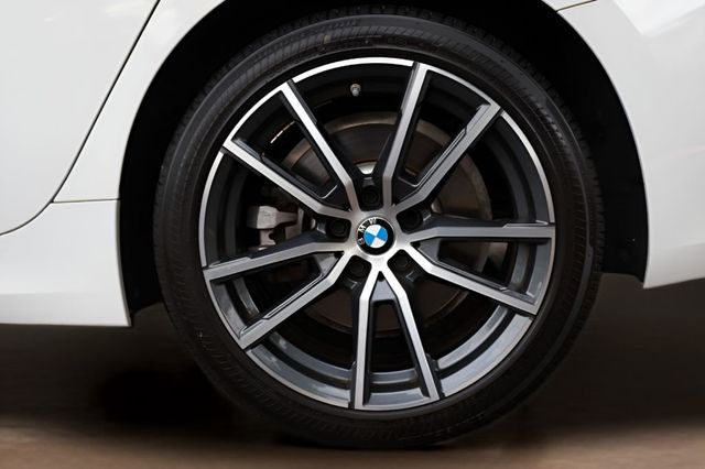 2019 BMW 3 Series 330i - 23038547 - 32