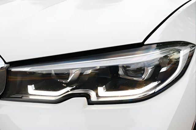 2019 BMW 3 Series 330i - 23038547 - 37