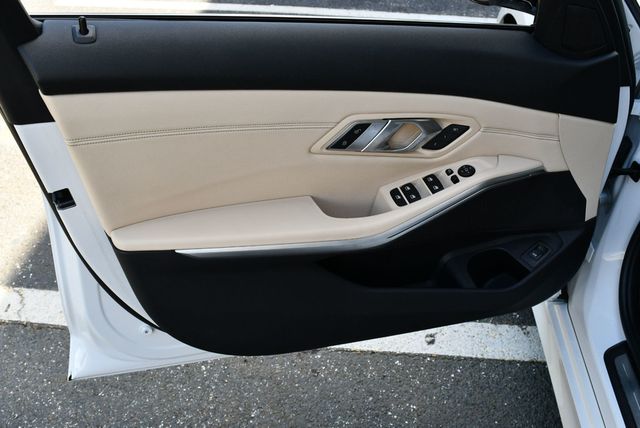 2019 BMW 3 Series 330i Sedan W/Luxury and Convenience Packages - 23072047 - 9