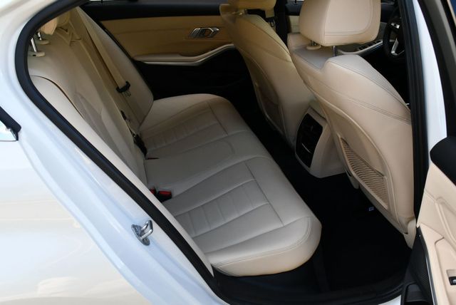 2019 BMW 3 Series 330i Sedan W/Luxury and Convenience Packages - 23072047 - 15