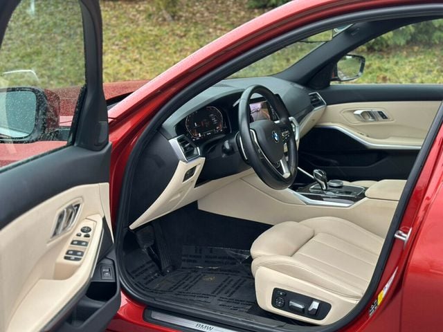 2019 BMW 3 Series 330i xDrive - 22958008 - 12