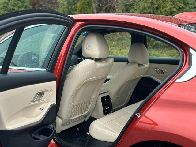 2019 BMW 3 Series 330i xDrive - 22958008 - 17