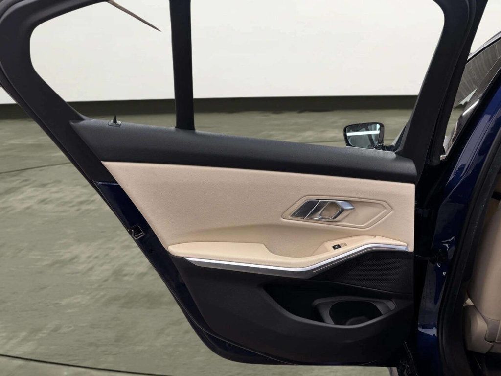 2019 BMW 3 Series 330i xDrive - 23014119 - 16
