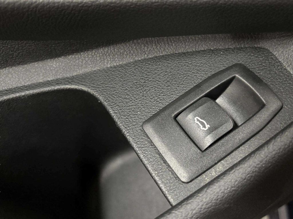 2019 BMW 3 Series 330i xDrive - 23014119 - 30