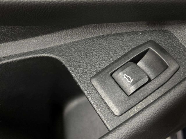 2019 BMW 3 Series 330i xDrive - 23014119 - 30