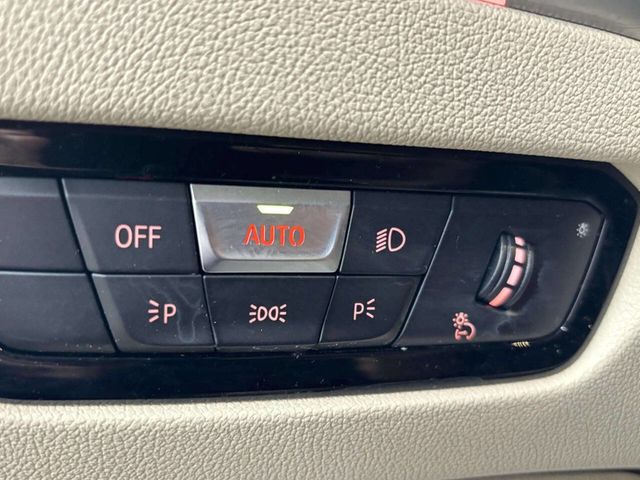 2019 BMW 3 Series 330i xDrive - 23014119 - 31