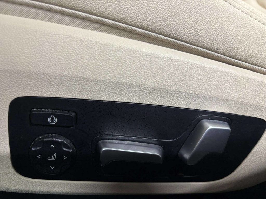 2019 BMW 3 Series 330i xDrive - 23014119 - 36