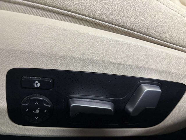 2019 BMW 3 Series 330i xDrive - 23014119 - 36