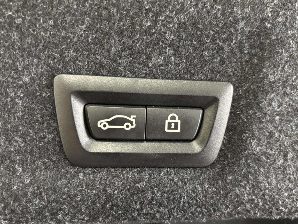 2019 BMW 3 Series 330i xDrive - 23014119 - 6