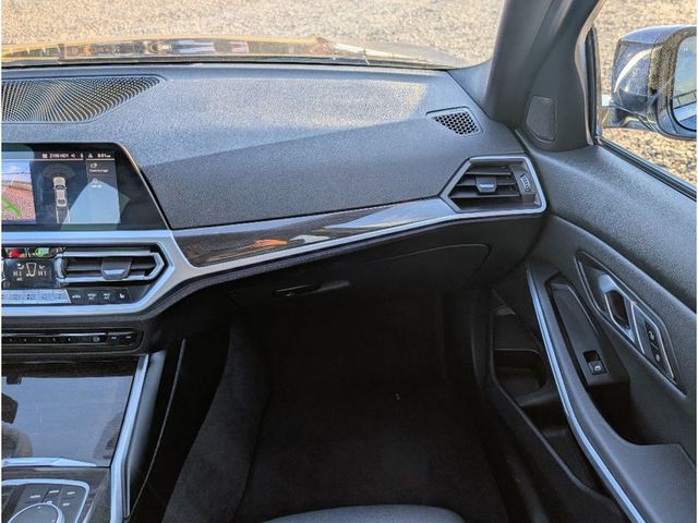2019 BMW 3 Series 330i xDrive - 22957640 - 26