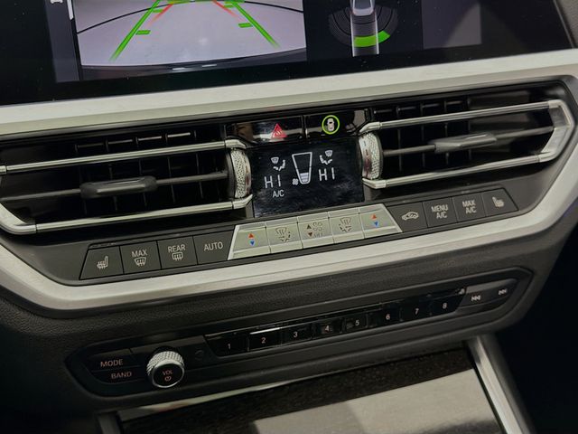 2019 BMW 3 Series 330i xDrive - 22968136 - 16