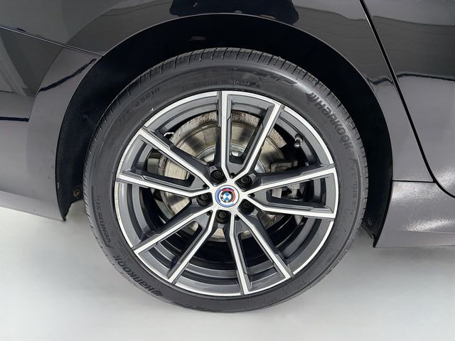 2019 BMW 3 Series 330i xDrive - 22968136 - 34